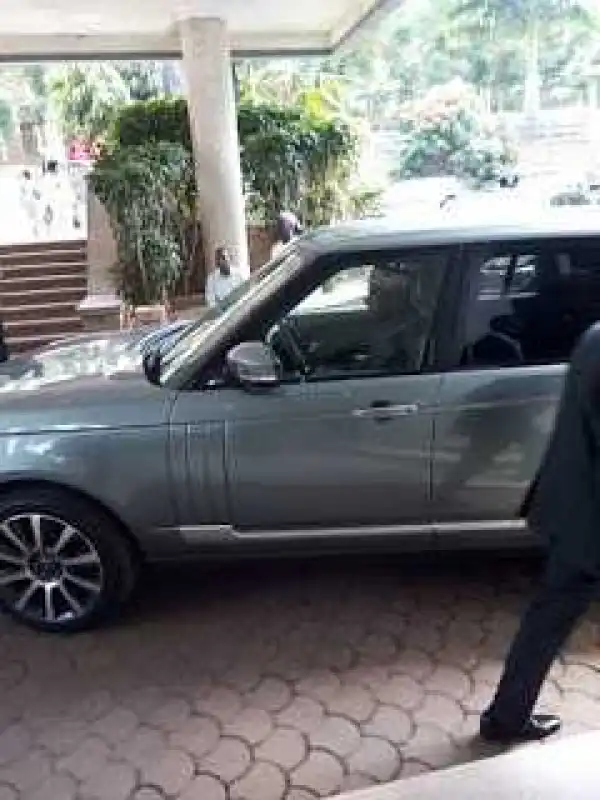 Photos: Amaechi Pictured Driving Himself On The Street Of Abuja Today And Nigerians React